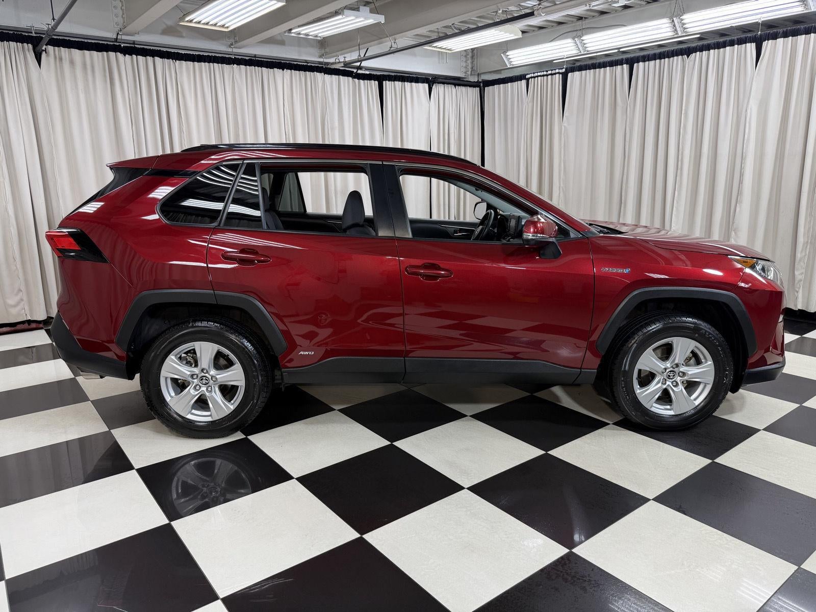 2021 Toyota RAV4 Hybrid XLE