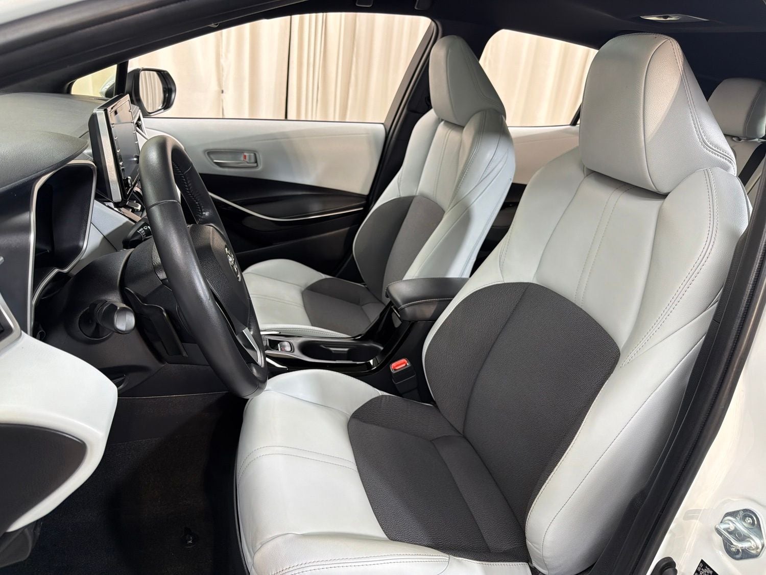 2022 Toyota Corolla Hatchback XSE