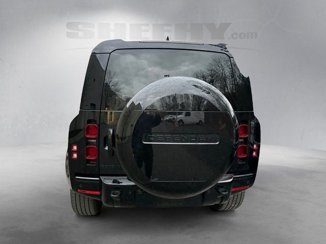 2025 Land Rover Defender 110 X-Dynamic SE