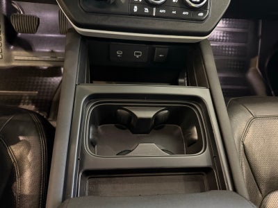 2023 Land Rover Defender 130 SE