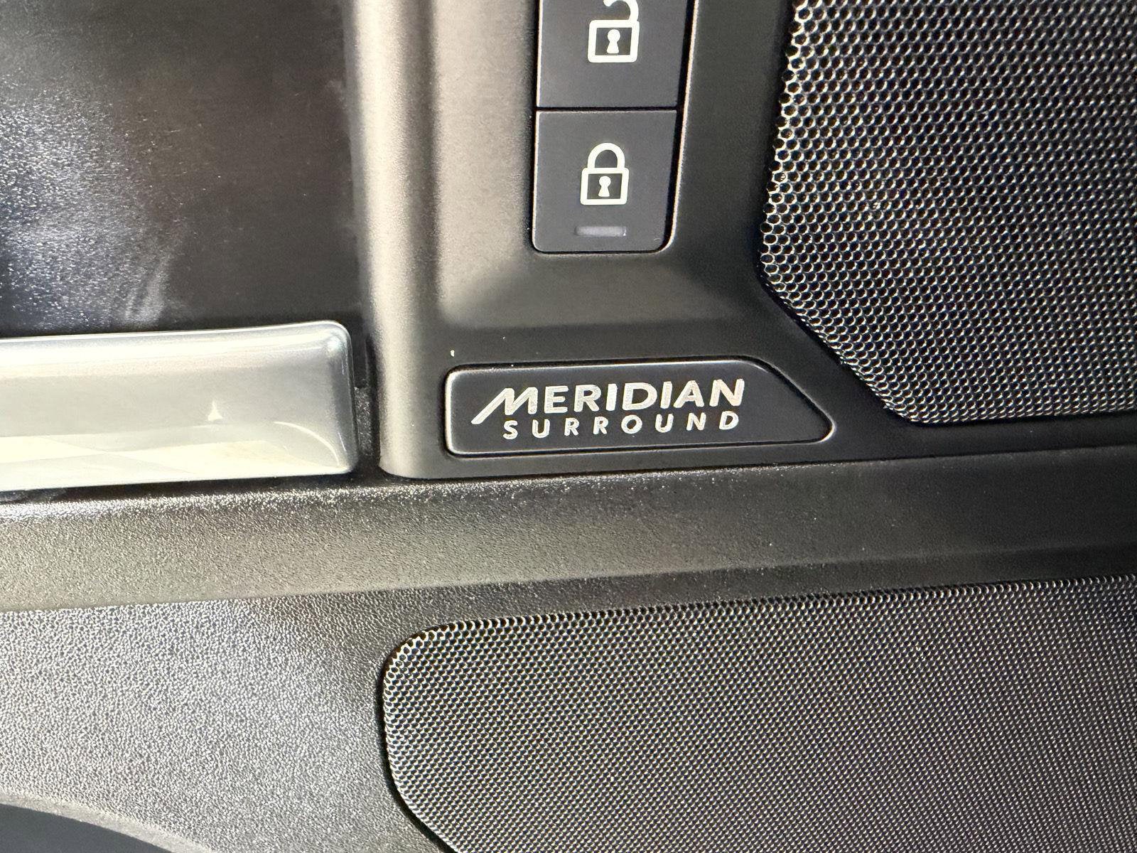 2025 Land Rover Defender 110 X