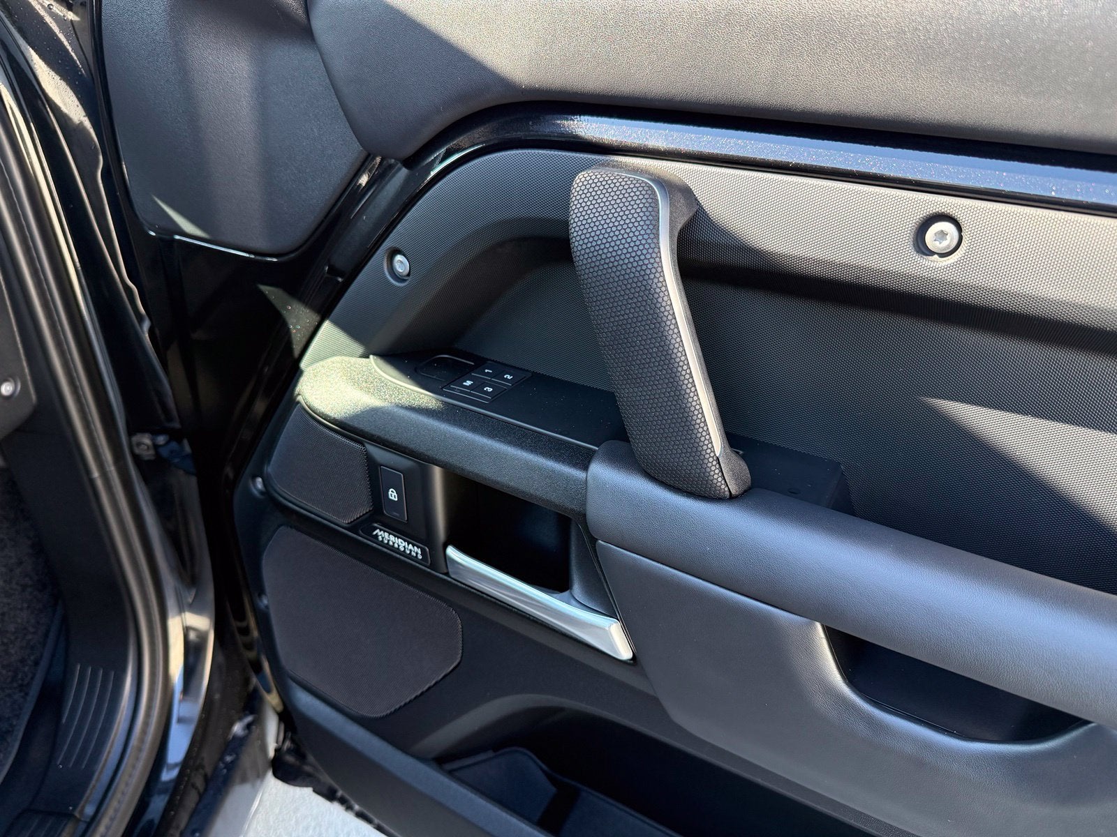 2025 Land Rover Defender 110 X