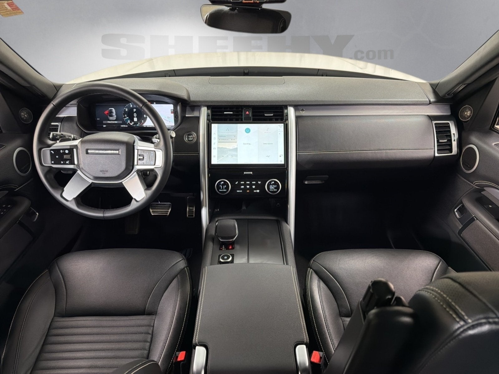 2024 Land Rover Discovery Dynamic SE