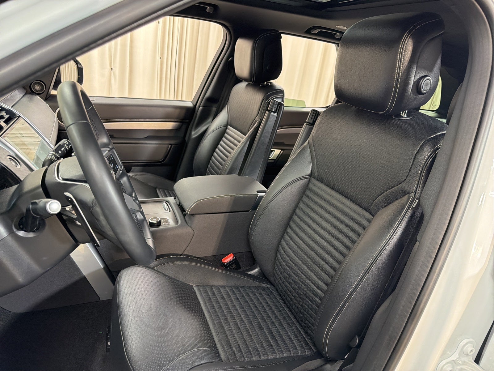 2024 Land Rover Discovery Dynamic SE