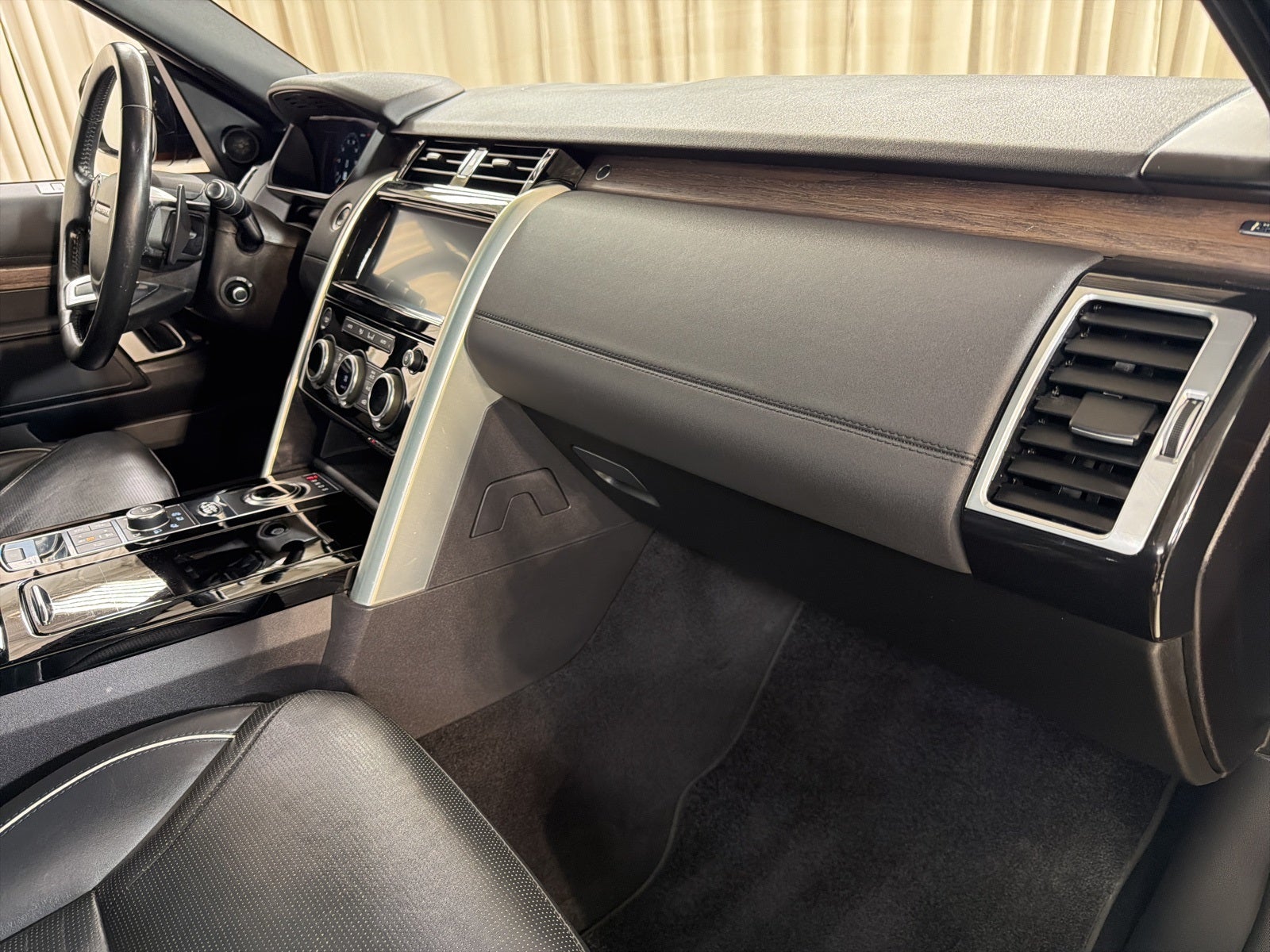 2019 Land Rover Discovery HSE