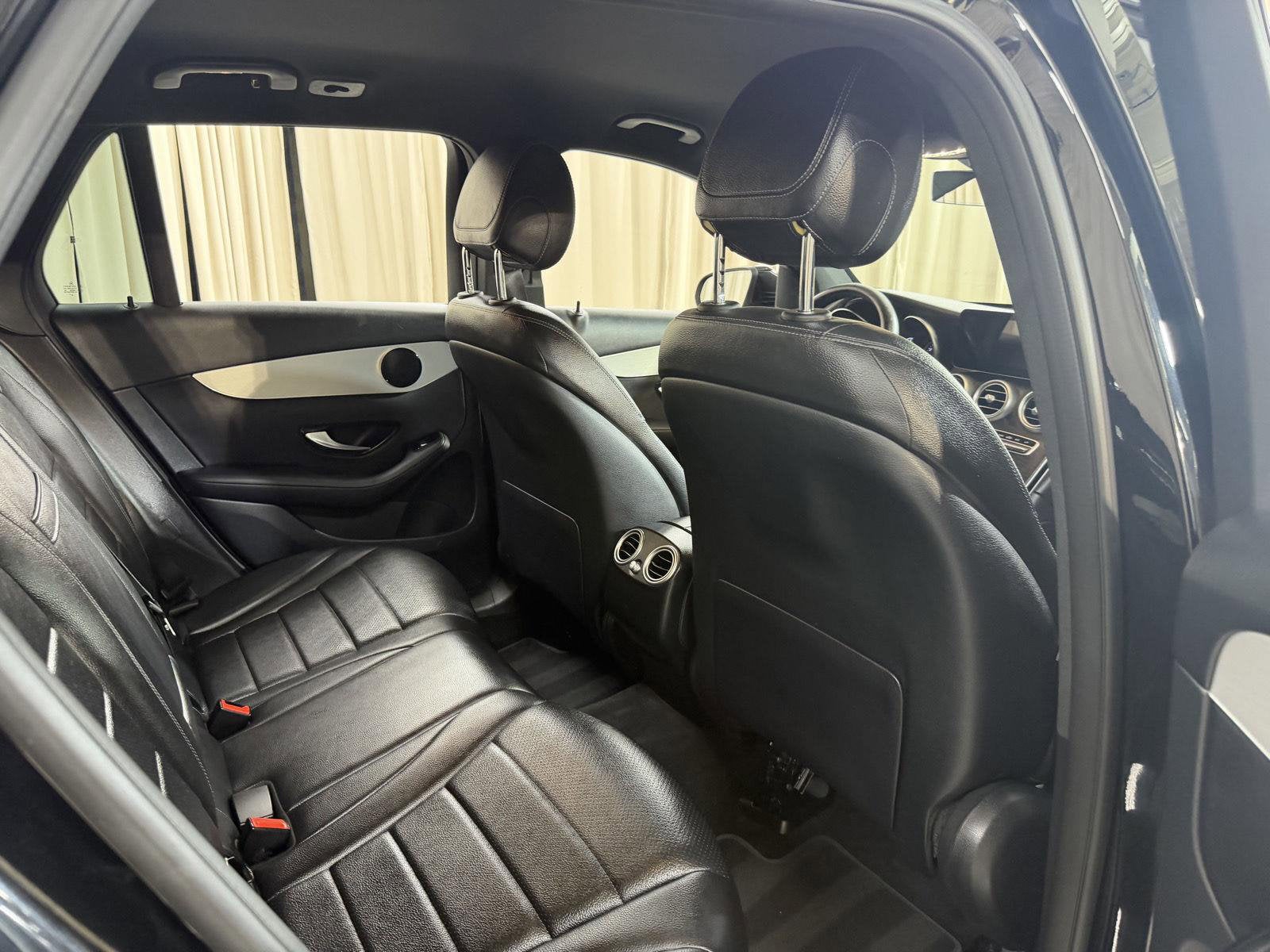 2021 Mercedes-Benz GLC GLC 300