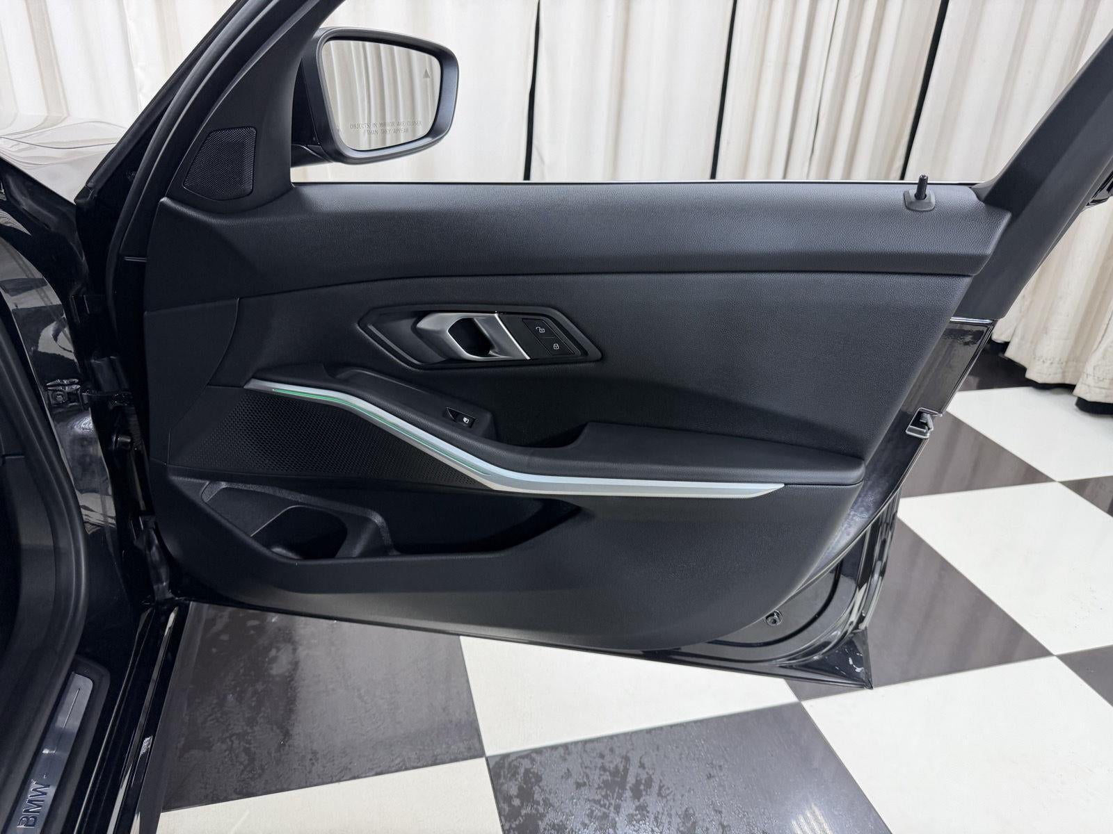2025 BMW 3 Series 330i xDrive