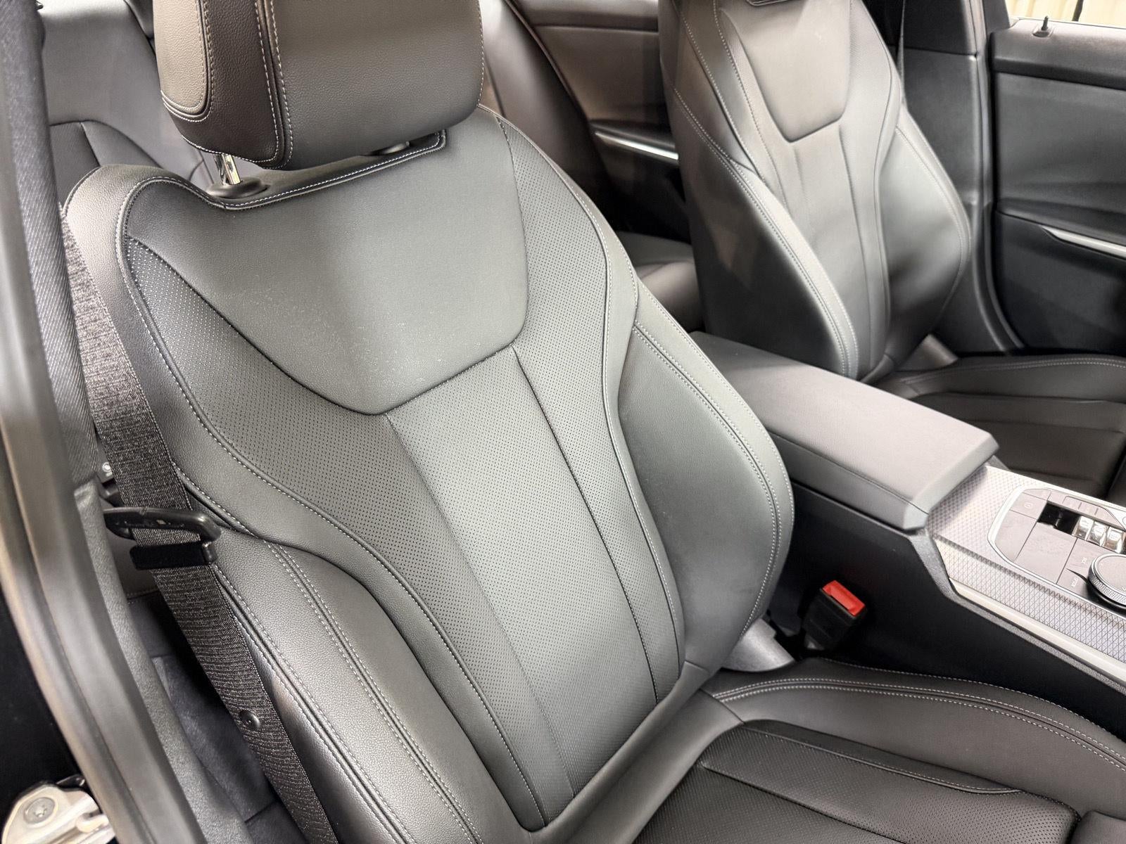 2025 BMW 3 Series 330i xDrive