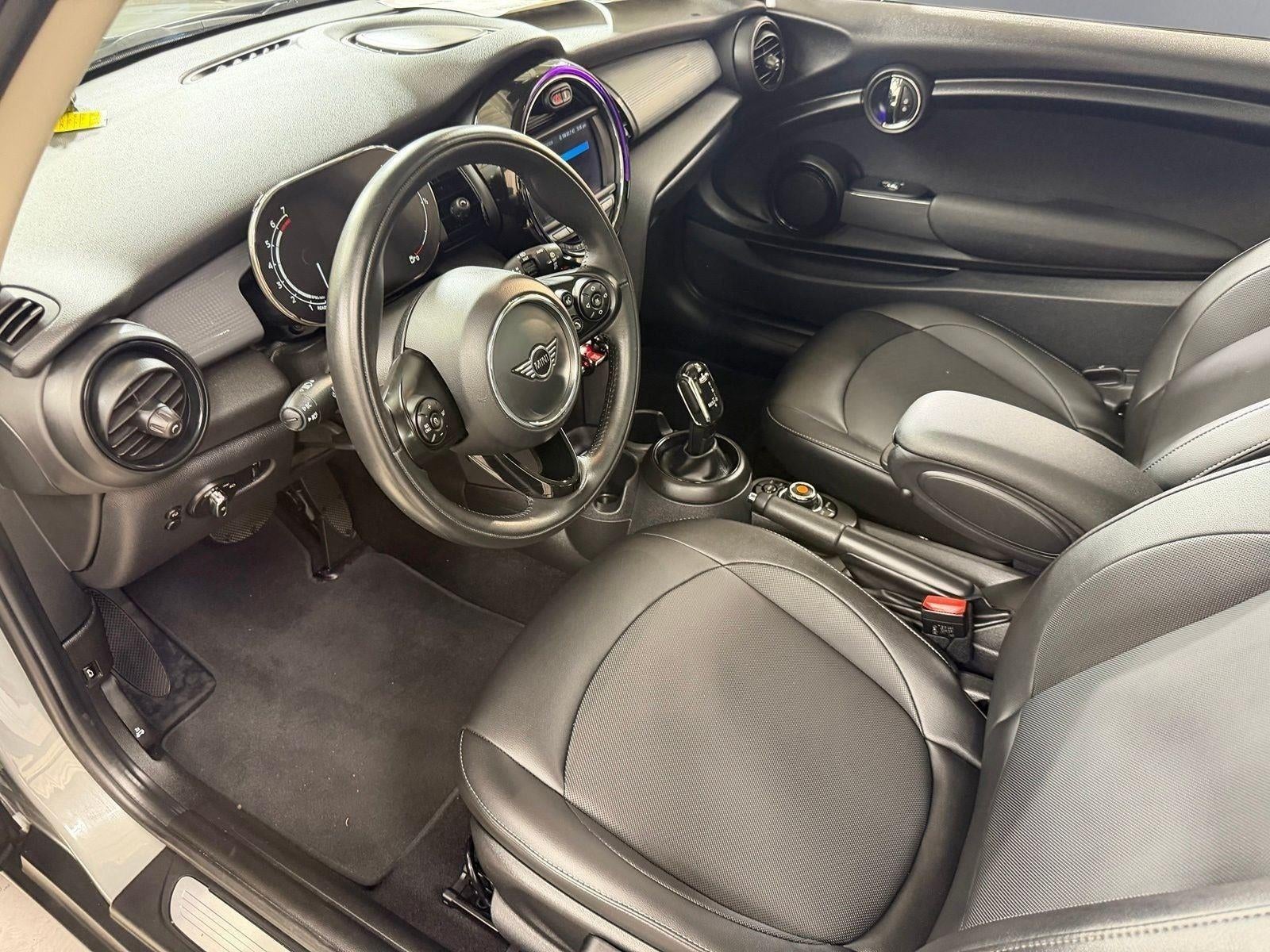 2021 MINI Cooper Signature