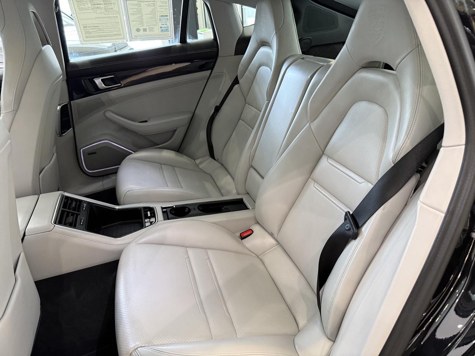 2022 Porsche Panamera Base
