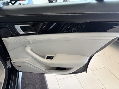 2022 Porsche Panamera Base