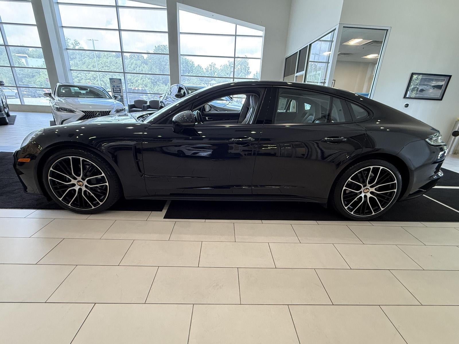 2022 Porsche Panamera Base
