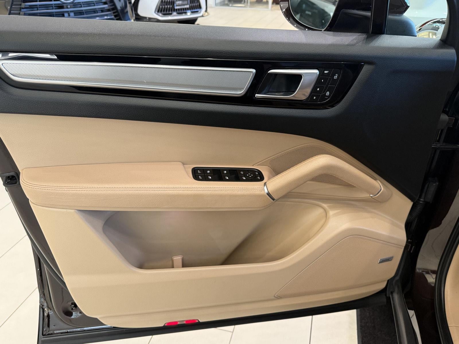 2023 Porsche Cayenne Platinum Edition