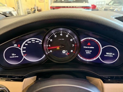 2023 Porsche Cayenne Platinum Edition
