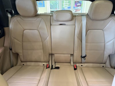 2023 Porsche Cayenne Platinum Edition