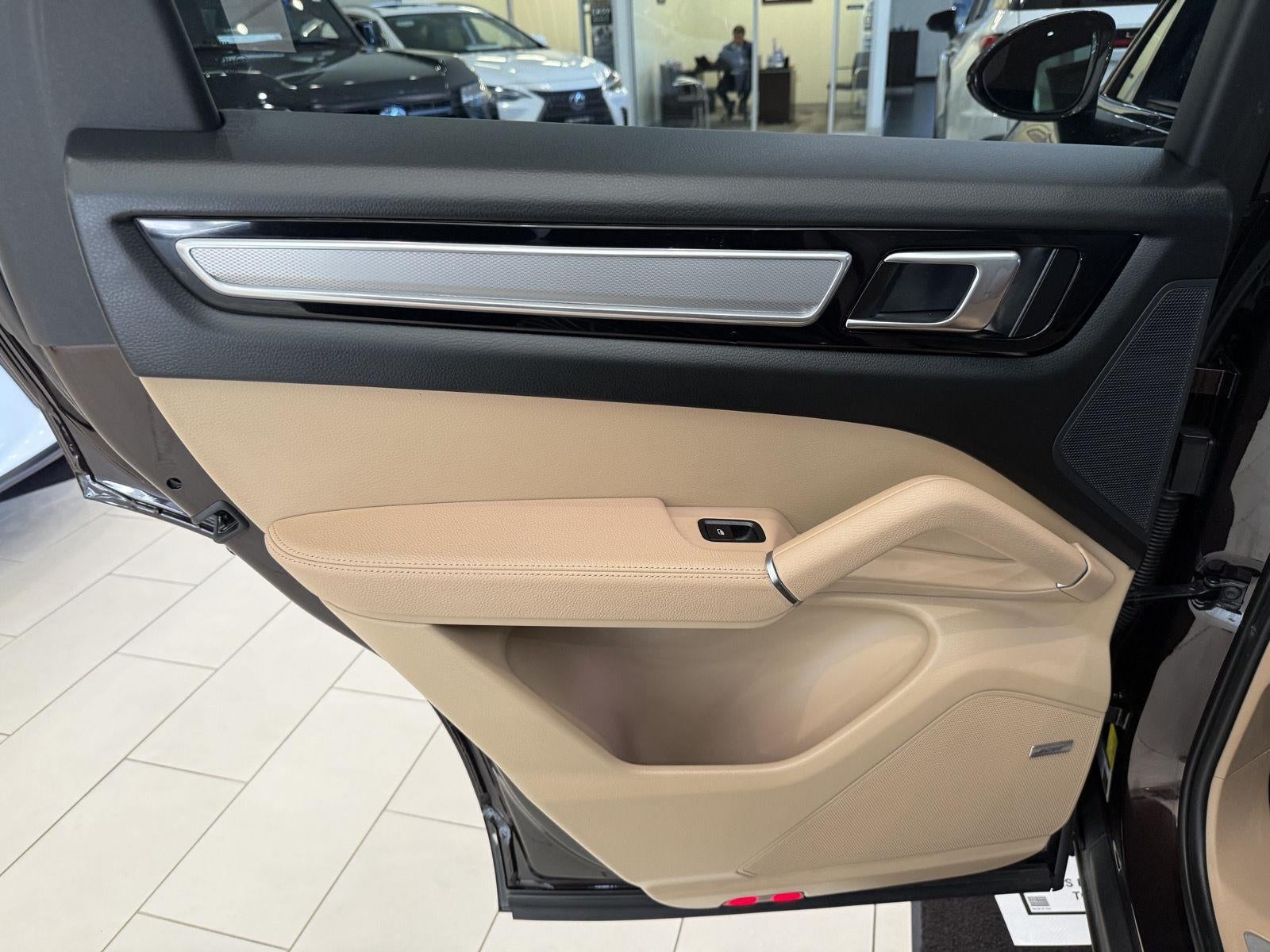 2023 Porsche Cayenne Platinum Edition