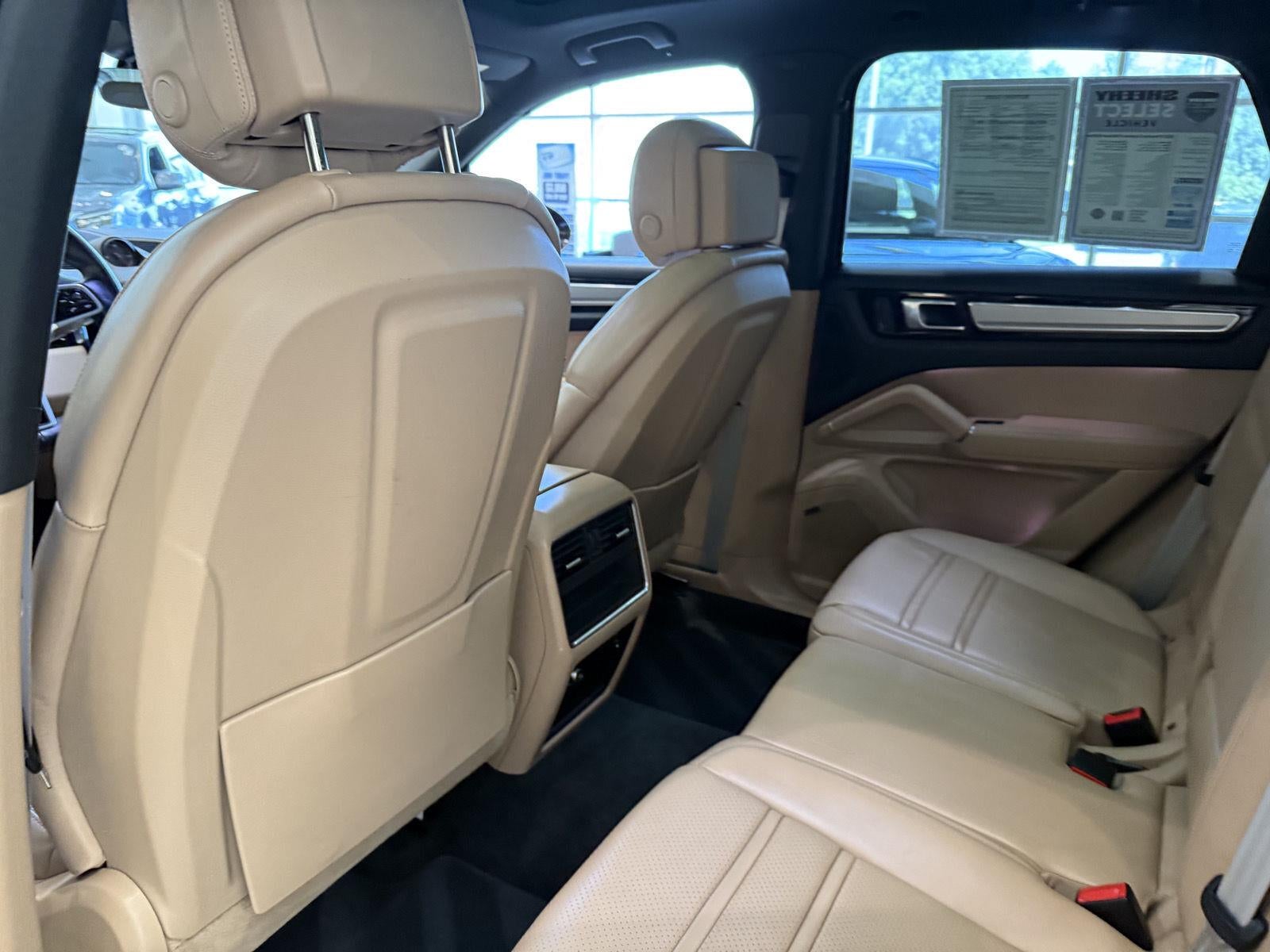2023 Porsche Cayenne Platinum Edition