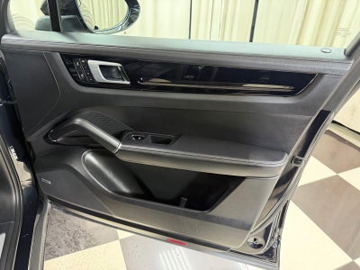 2022 Porsche Cayenne E-Hybrid