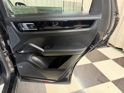 2022 Porsche Cayenne E-Hybrid