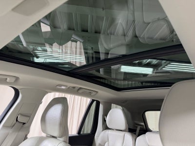 2024 Volvo XC90 B6 Plus Bright Theme