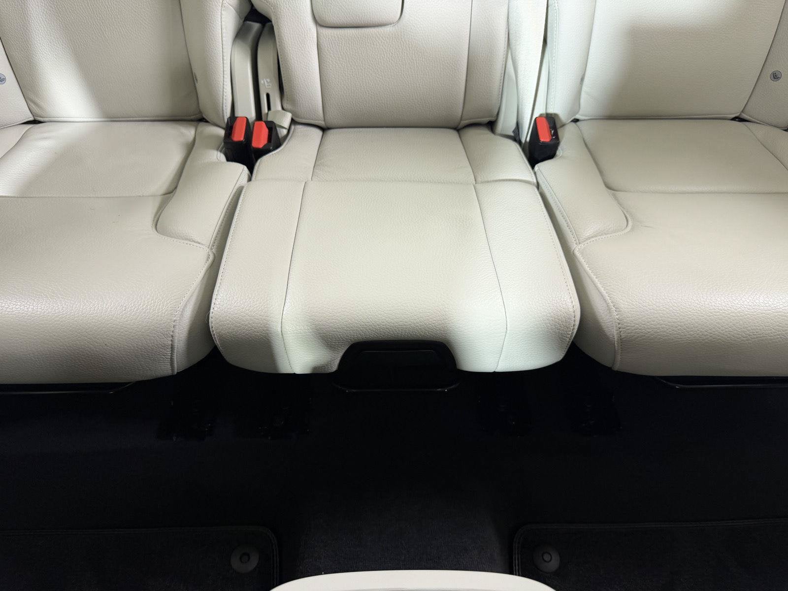 2024 Volvo XC90 B6 Plus Bright Theme