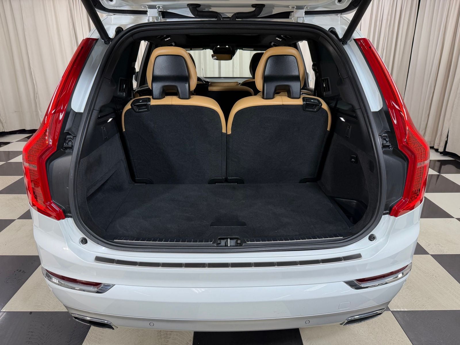 2019 Volvo XC90 T6 Inscription