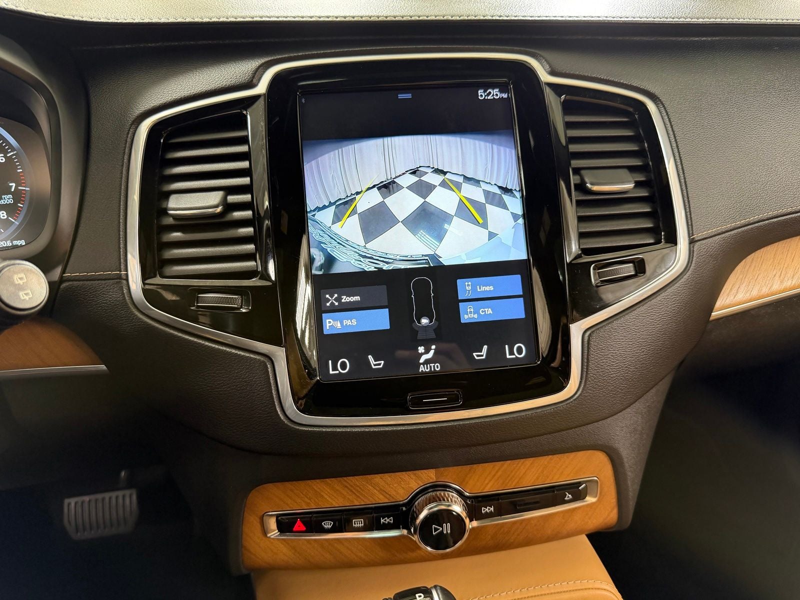 2019 Volvo XC90 T6 Inscription