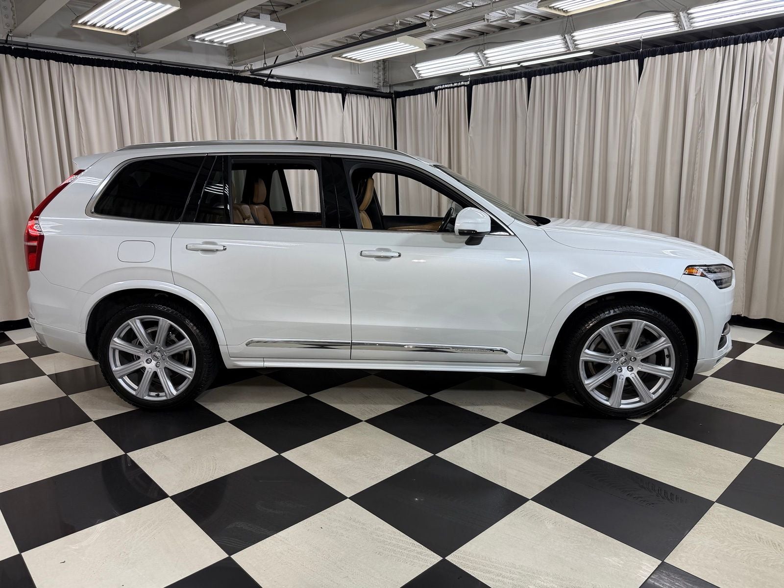 2019 Volvo XC90 T6 Inscription