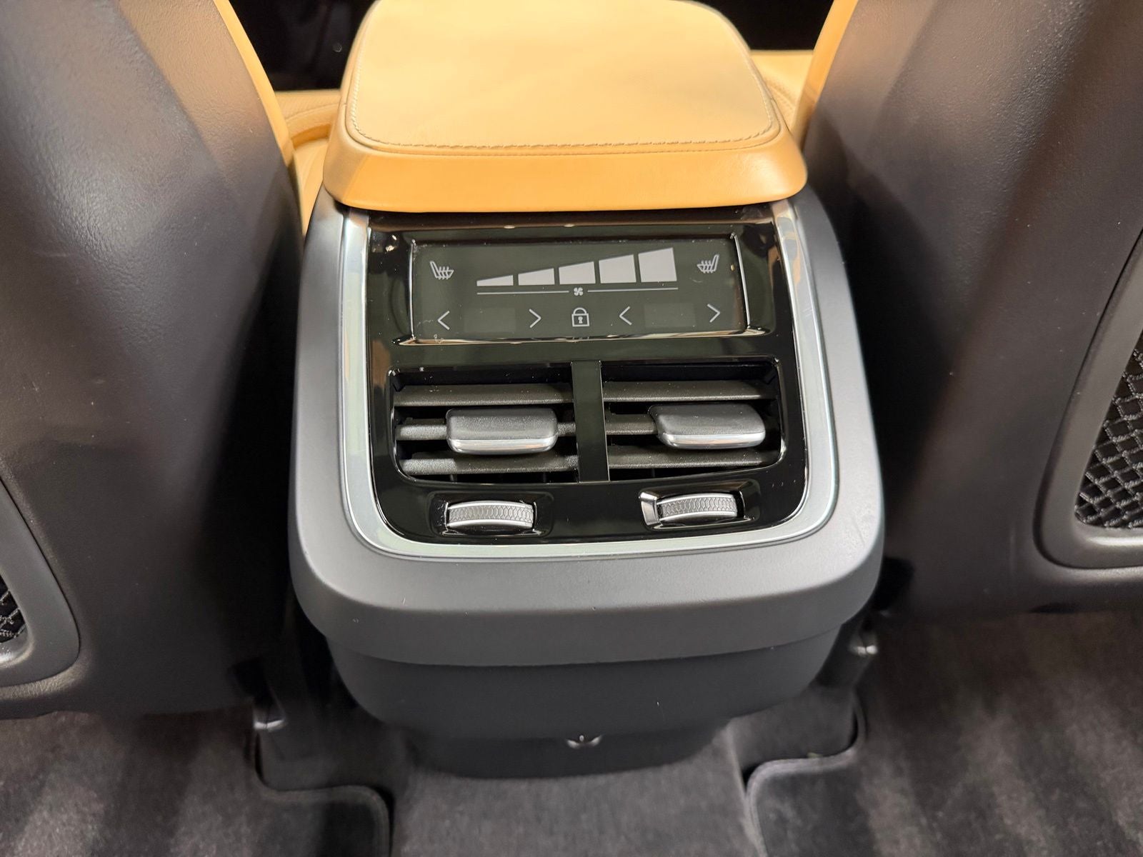2019 Volvo XC90 T6 Inscription