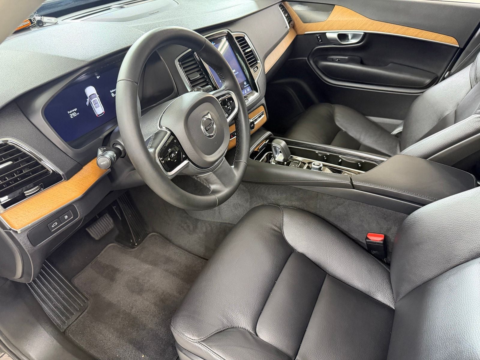 2024 Volvo XC90 Recharge Plug-In Hybrid T8 Plus Bright Theme 7 Passenger