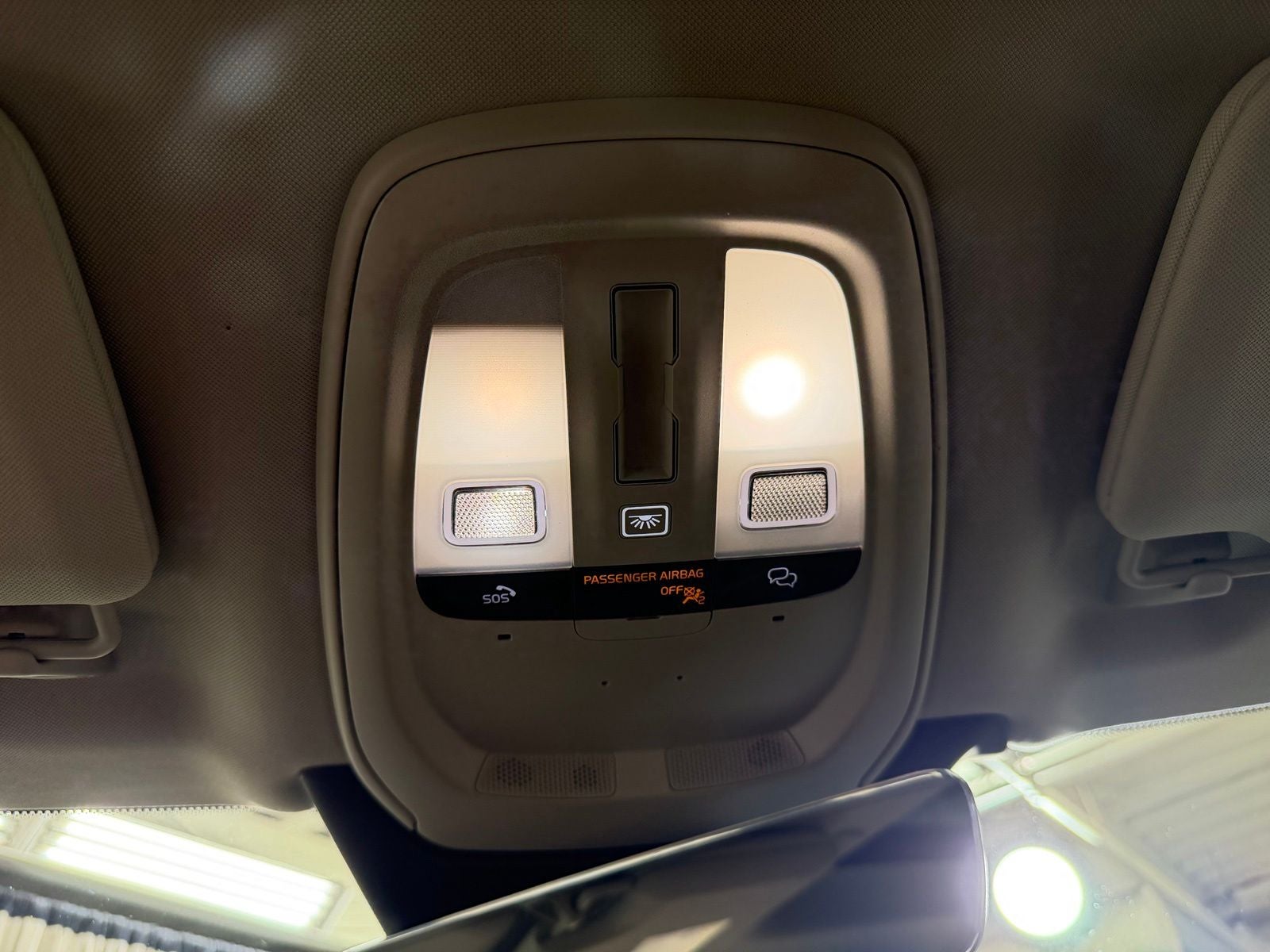 2024 Volvo XC90 Recharge Plug-In Hybrid T8 Plus Bright Theme 7 Passenger