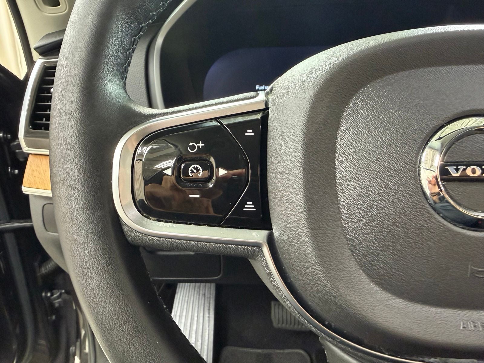 2024 Volvo XC90 Recharge Plug-In Hybrid T8 Plus Bright Theme 7 Passenger