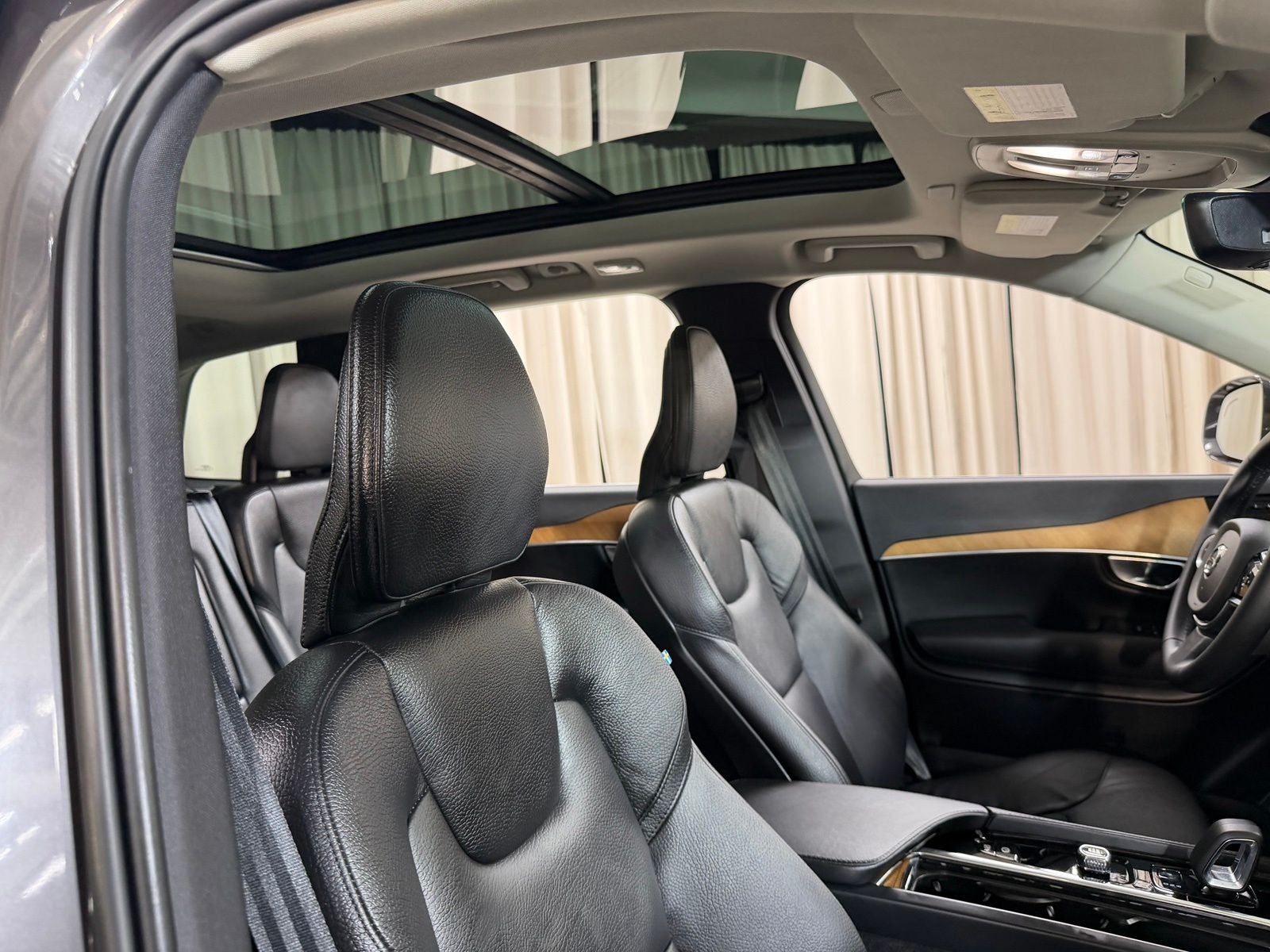 2024 Volvo XC90 Recharge Plug-In Hybrid T8 Plus Bright Theme 7 Passenger