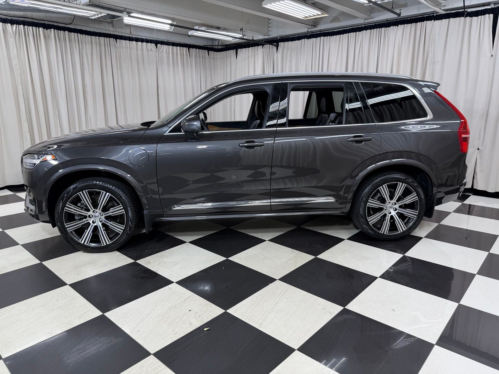 2024 Volvo XC90 Recharge Plug-In Hybrid T8 Plus Bright Theme 7 Passenger