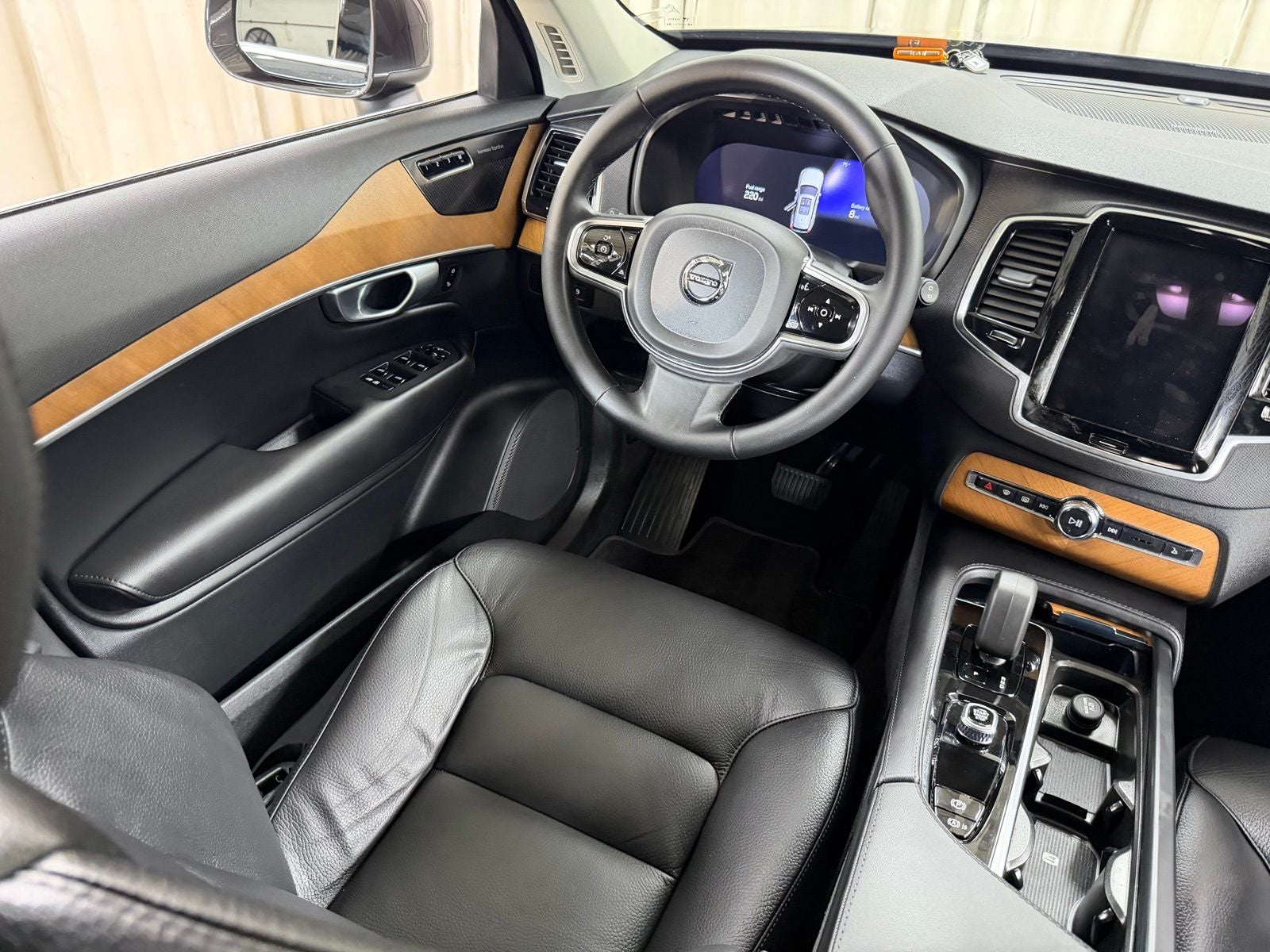 2024 Volvo XC90 Recharge Plug-In Hybrid T8 Plus Bright Theme 7 Passenger