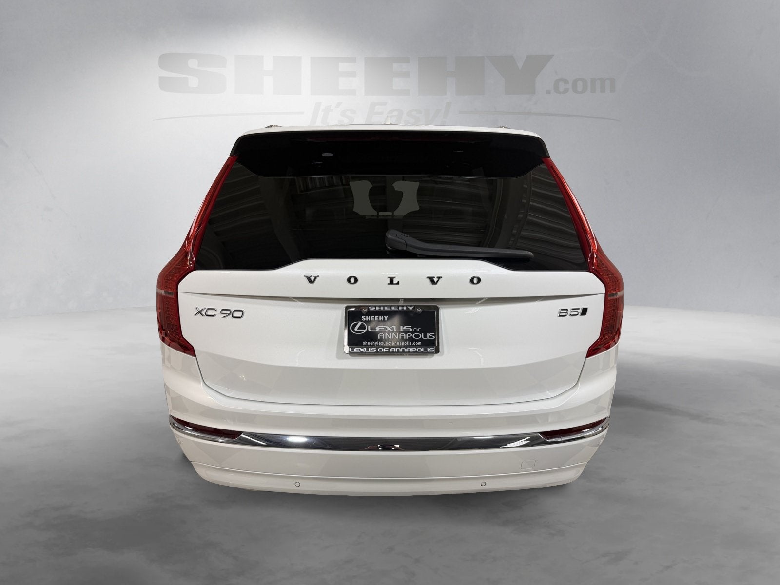 2024 Volvo XC90 B5 Plus