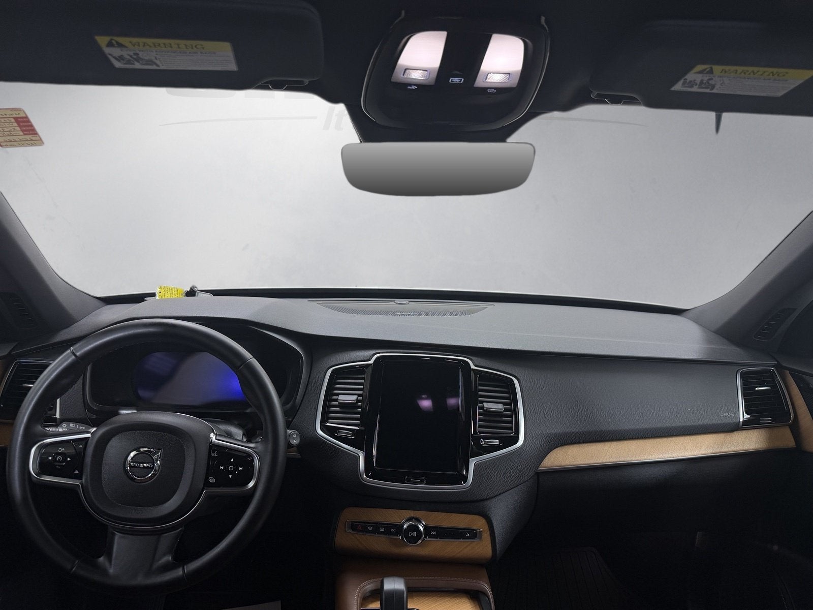 2024 Volvo XC90 B5 Plus