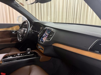 2024 Volvo XC90 B5 Plus