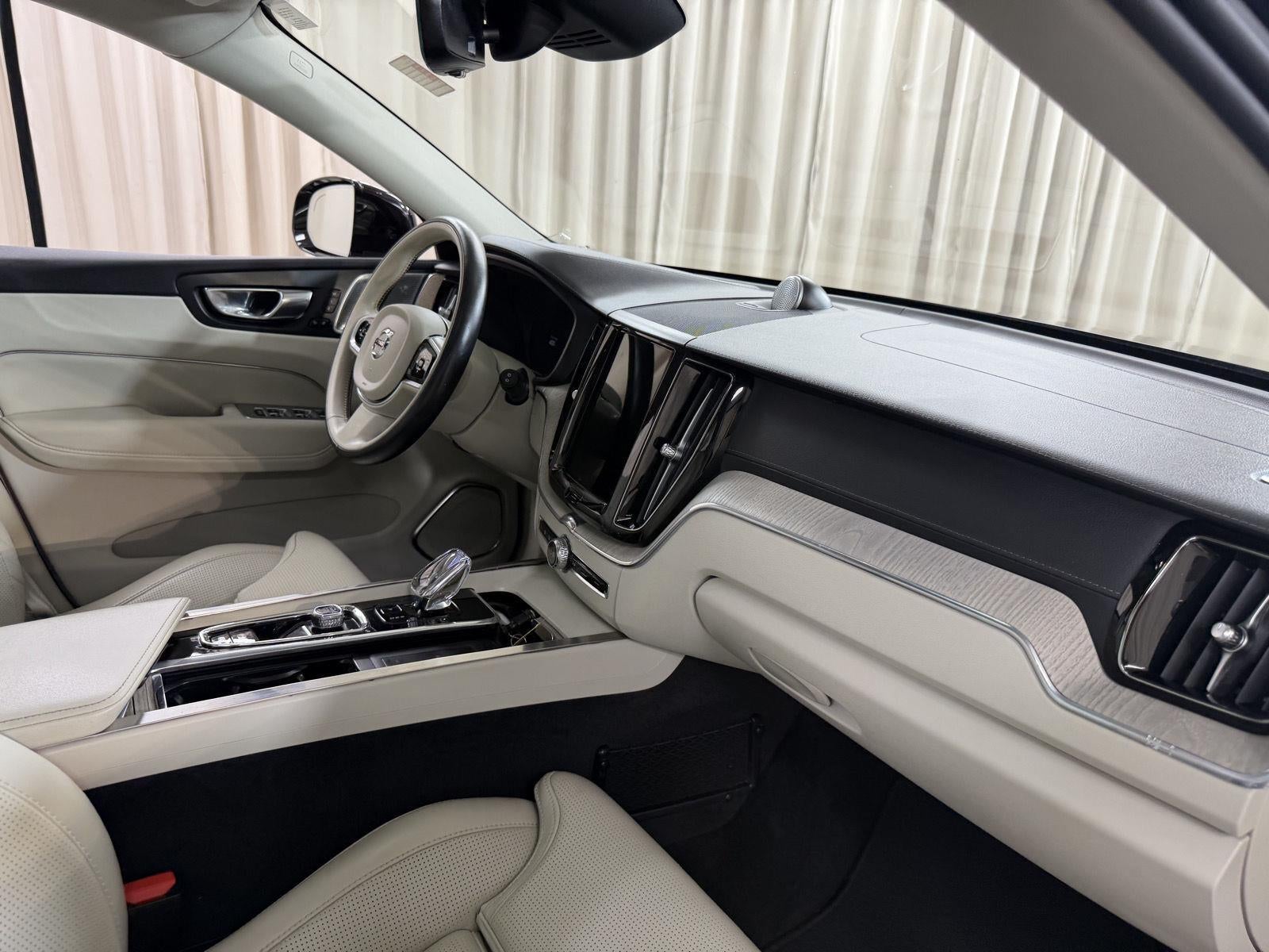 2023 Volvo Xc60 Ultimate Bright Theme