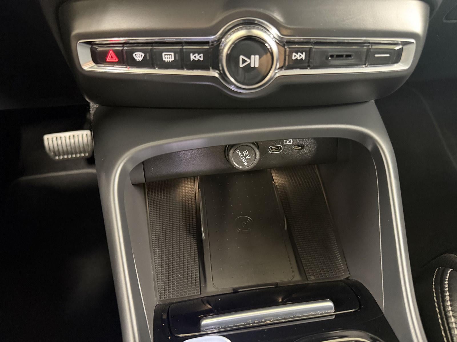 2023 Volvo Xc40 Plus Bright Theme