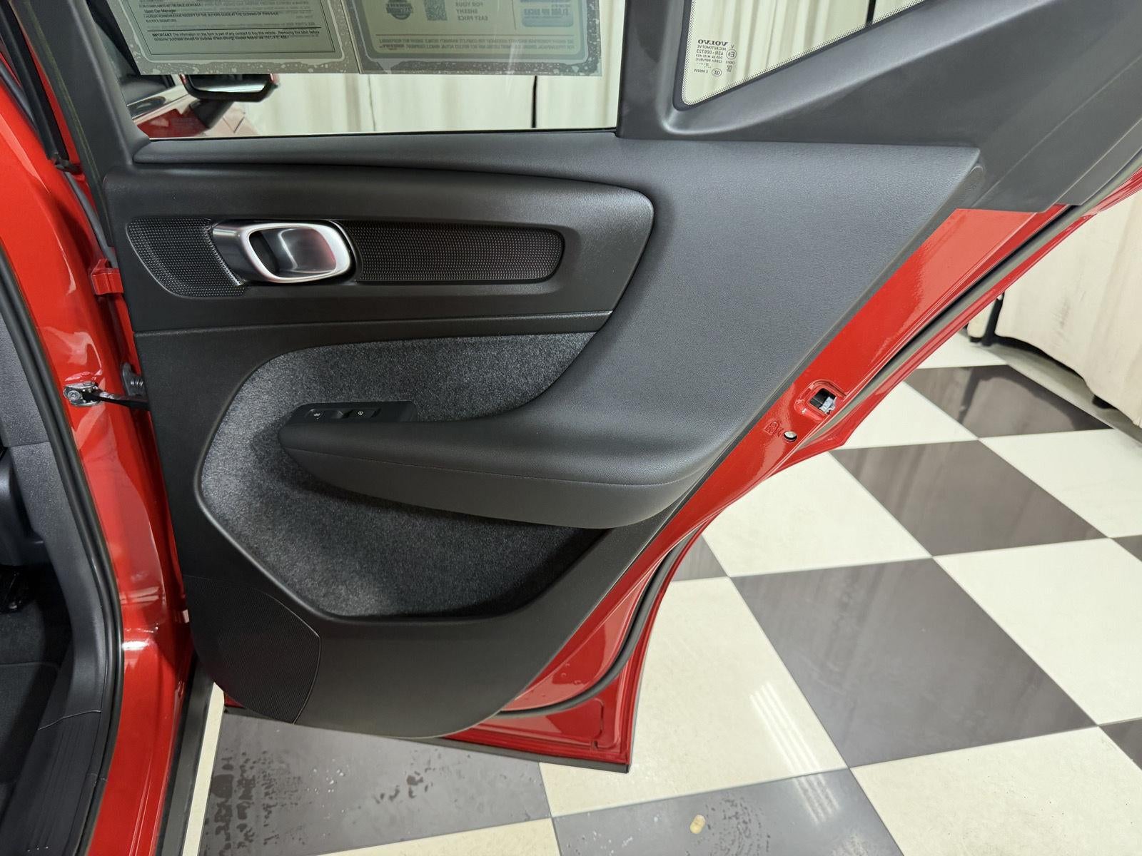2023 Volvo Xc40 Plus Bright Theme