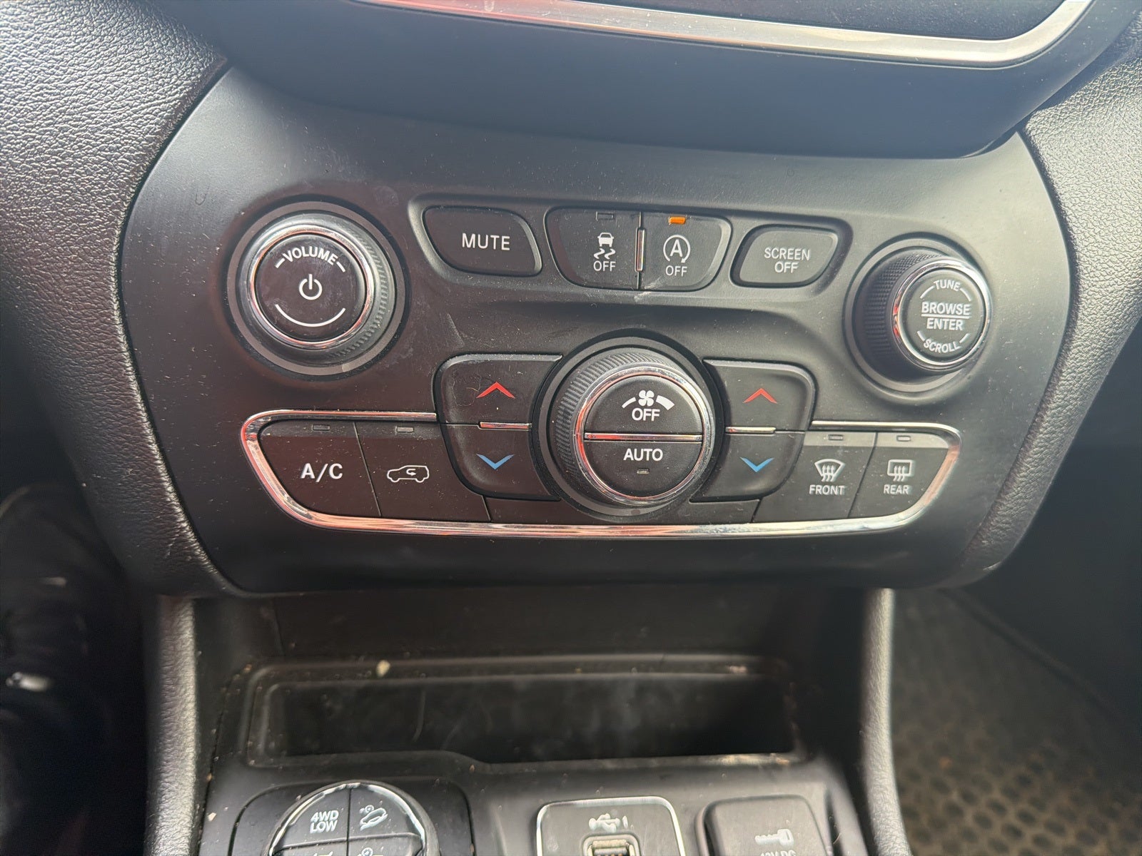 2022 Jeep Cherokee Trailhawk