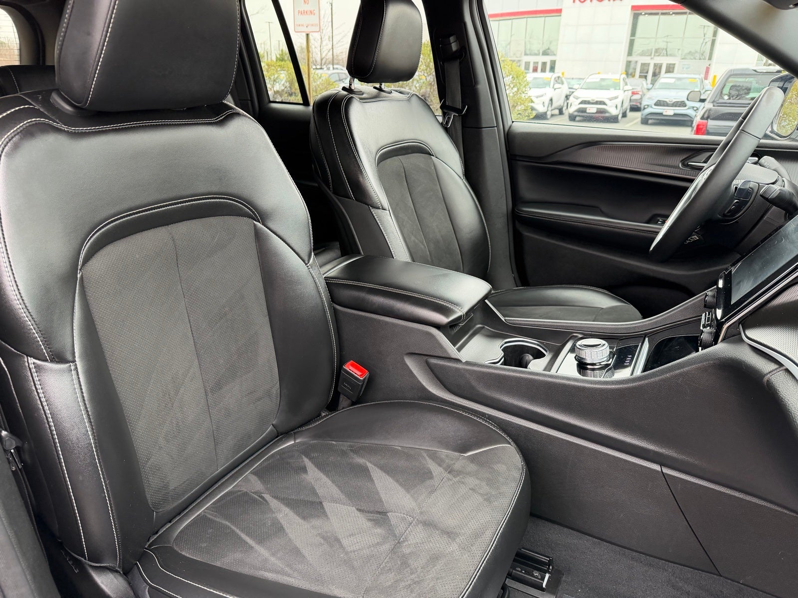 2024 Jeep Grand Cherokee Altitude