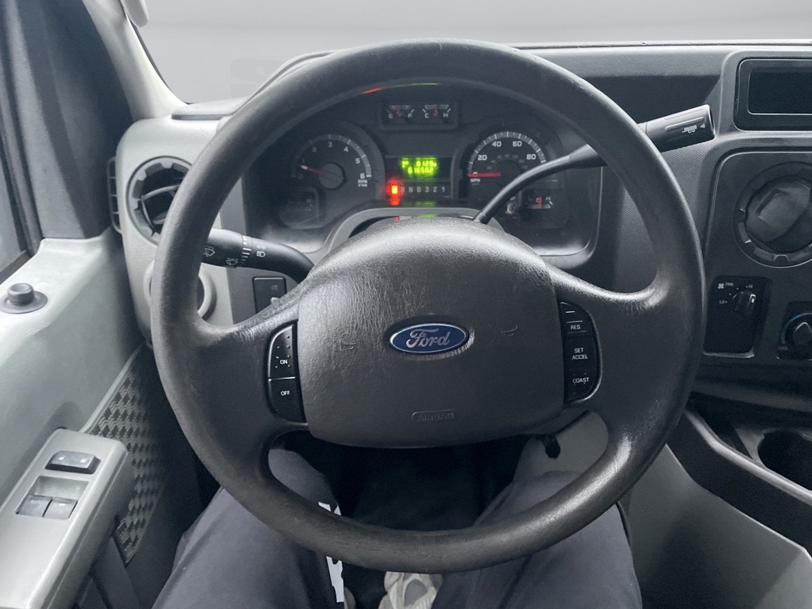 2015 Ford E-450SD Base DRW