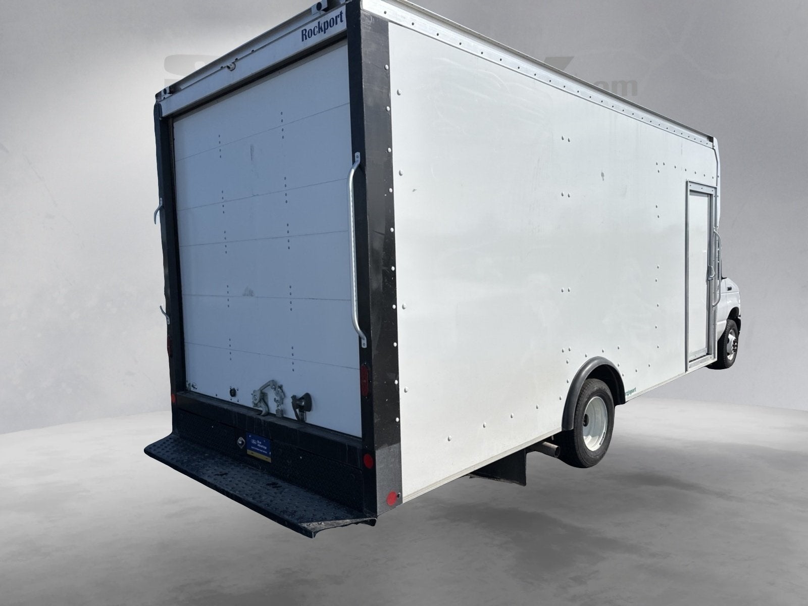 2022 Ford E-450SD Base DRW