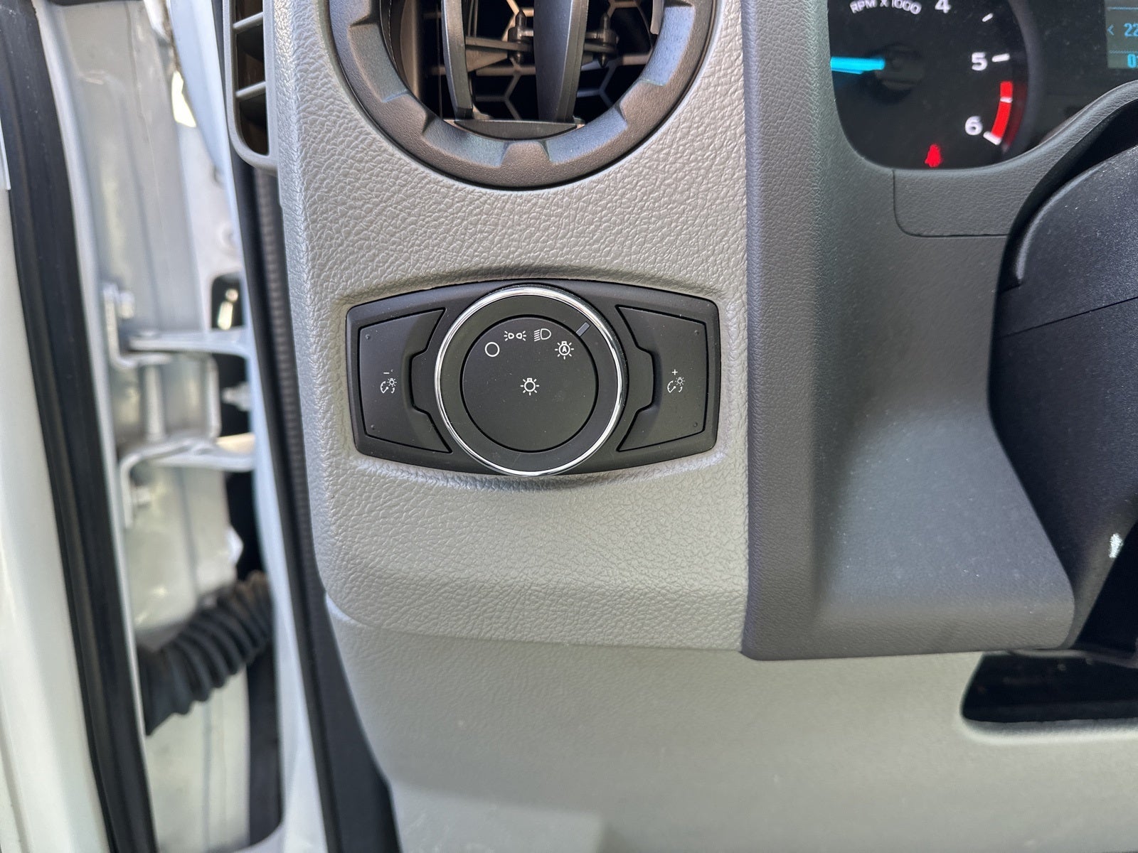 2022 Ford E-450SD Base DRW