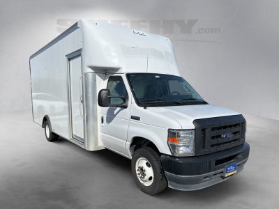 2022 Ford E-450SD Base DRW