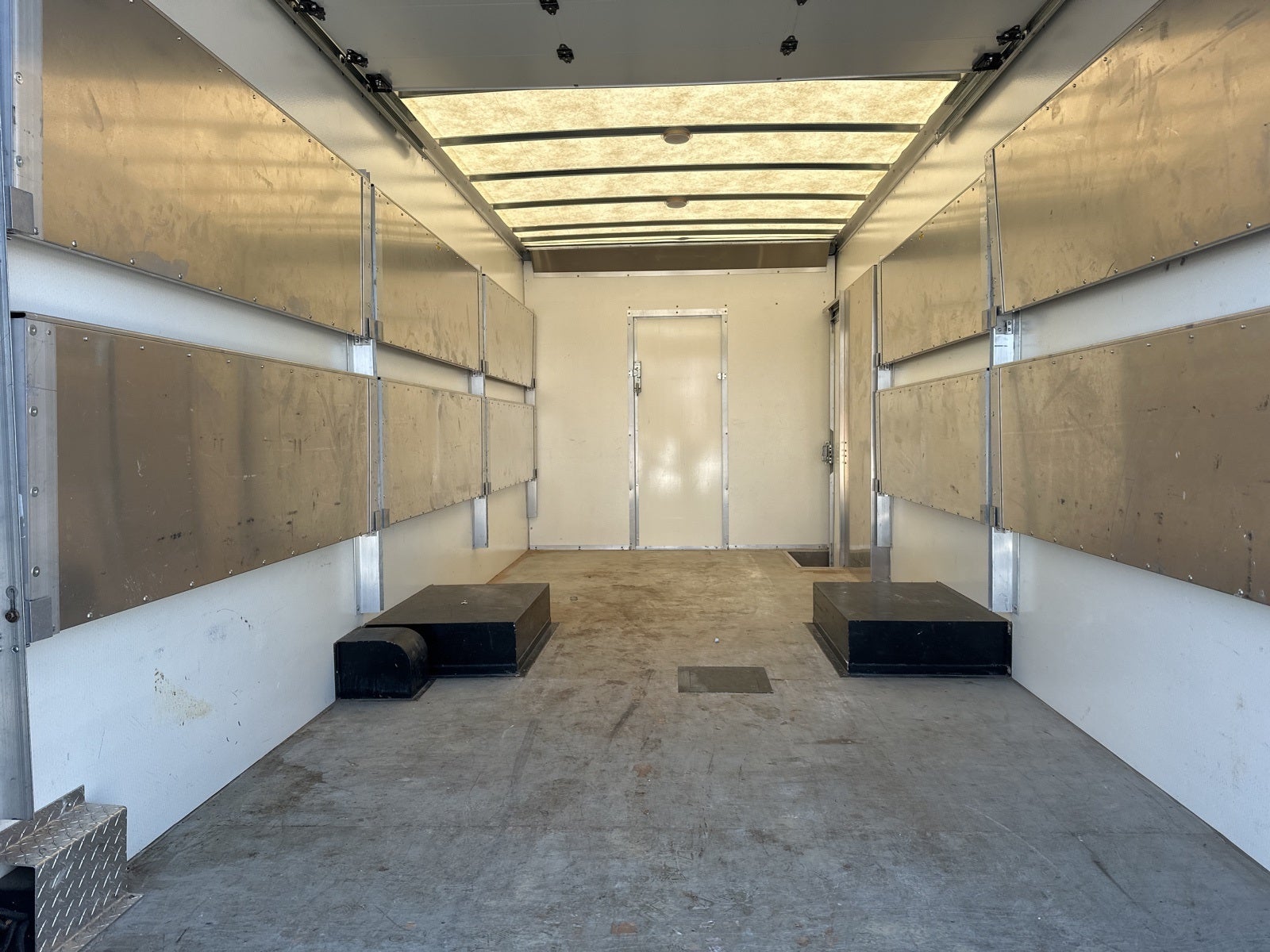 2022 Ford E-450SD Base DRW