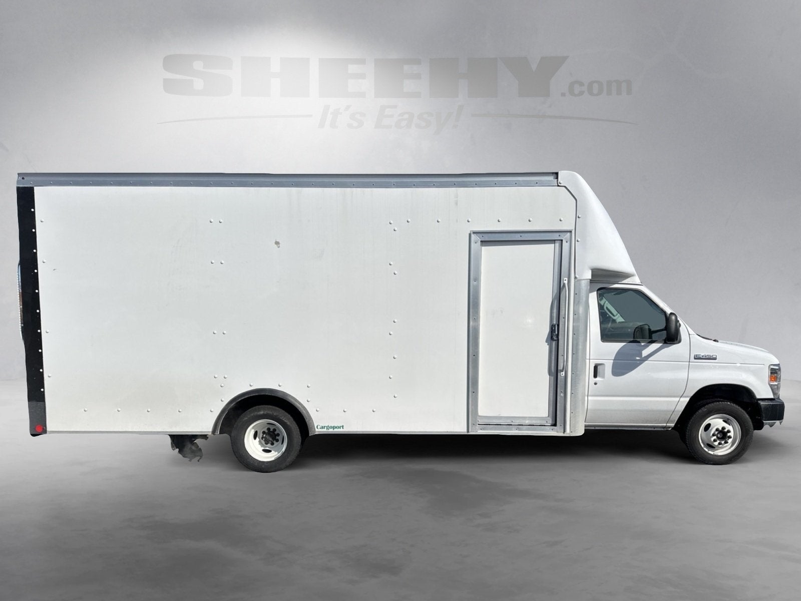 2022 Ford E-450SD Base DRW