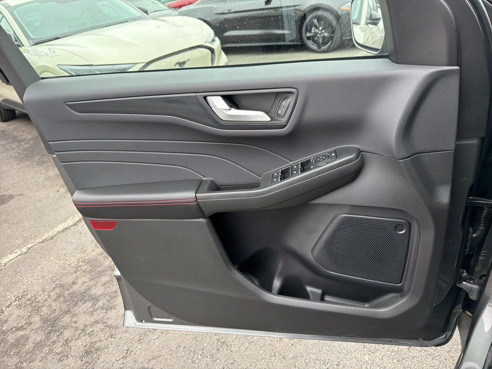 2025 Ford Escape Hybrid ST-Line Select